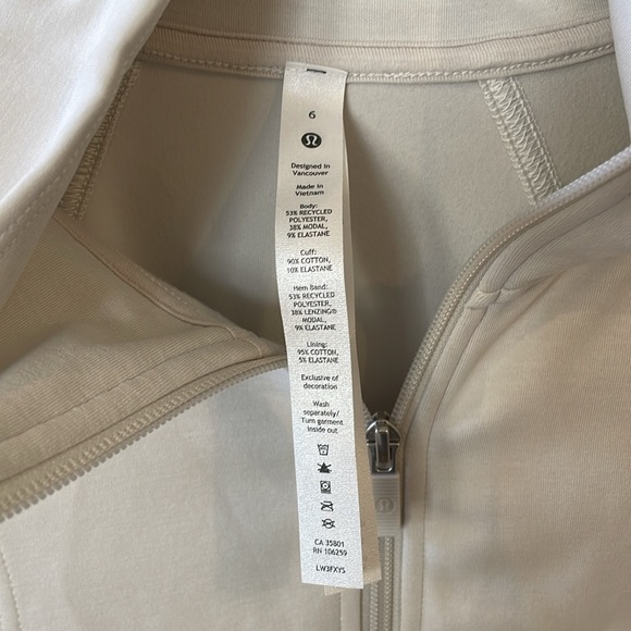 NWT Lululemon Brushed Softstreme Funnel Neck Zip Up in Bone, Size 6 - Picture 3 of 5